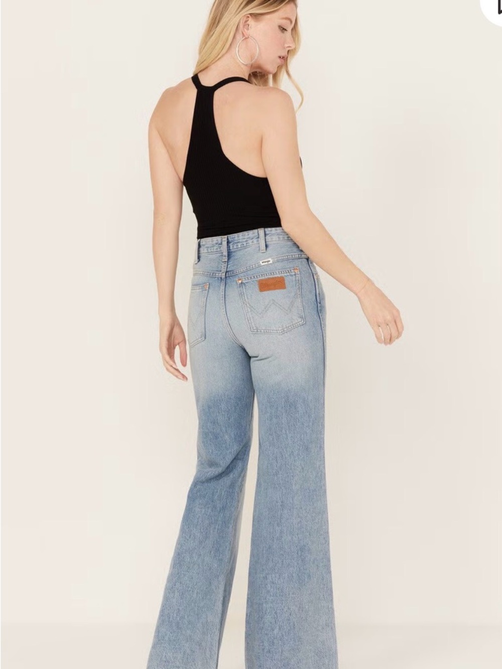 WRANGLER WOMEN'S WANDERER 622 HIGH RISE FLARE JEANS. - Picture 2 of 8